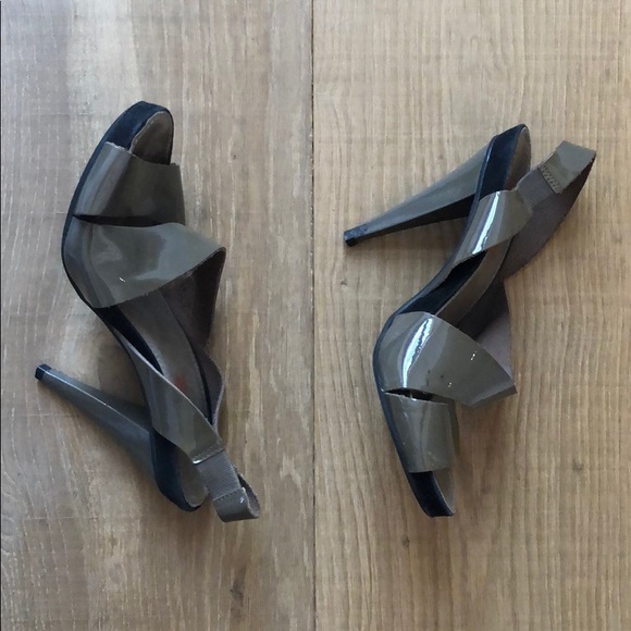 KORS Michael Kors Taupe Sandals | Heels, size 8M - Picture 5 of 5